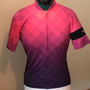 RAPHNA Cycle top. EUC pink/purple Sz M
